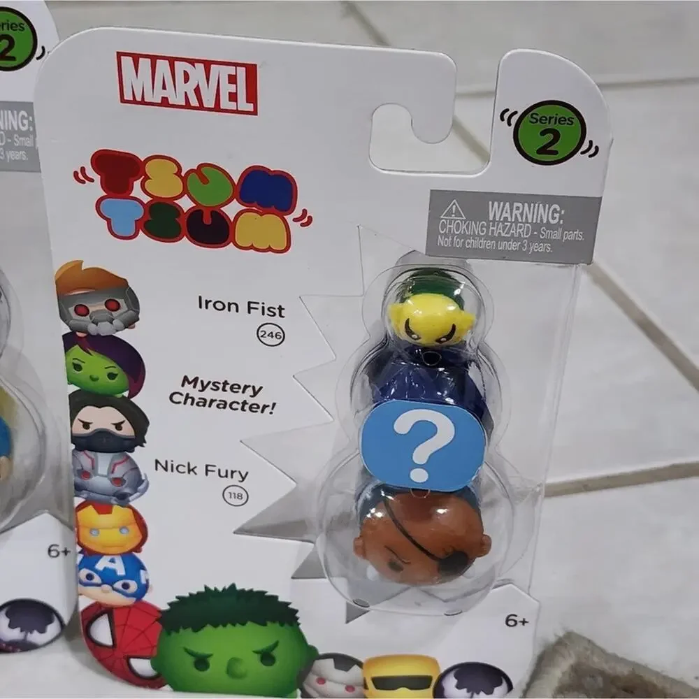 Marvel Tsum Tsum Comic Box Display and 13 Toy‎ Figures new!!
